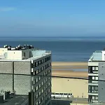 Spacious And Modern With Open Sea View オステンド