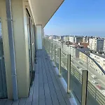 Spacious And Modern With Open Sea View アパート *