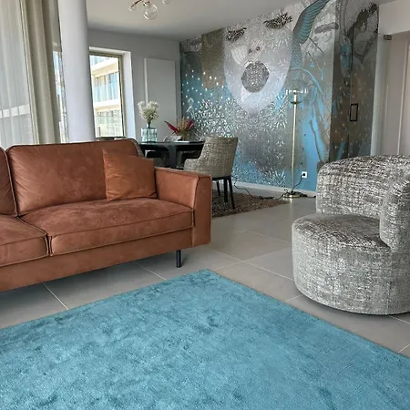 Spacious And Modern With Open Sea View 公寓
