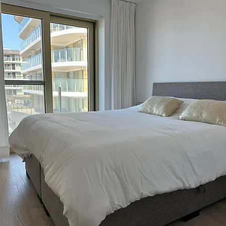 Spacious And Modern With Open Sea View 奥斯滕德