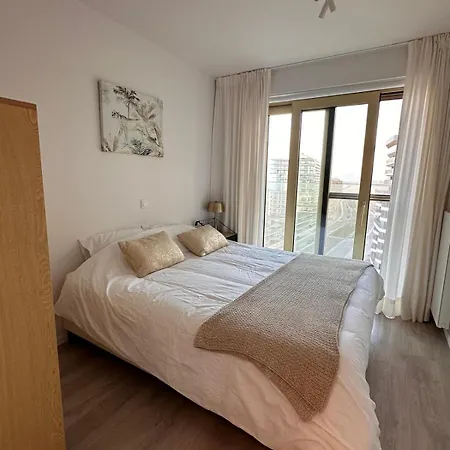 Spacious And Modern With Open Sea View Διαμέρισμα