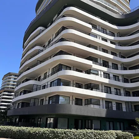 Spacious And Modern With Open Sea View 公寓