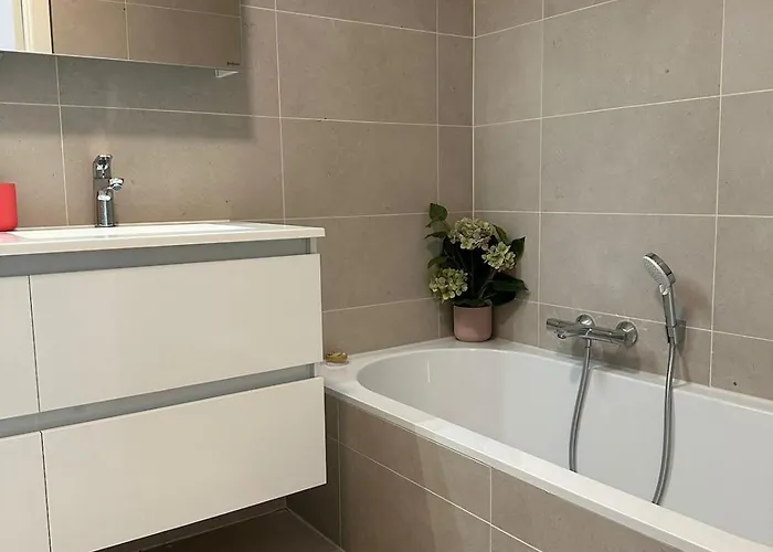 Spacious And Modern With Open Sea View Διαμέρισμα *