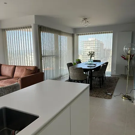 Spacious And Modern With Open Sea View Ostende