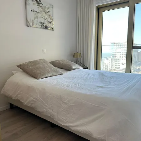 Spacious And Modern With Open Sea View Apartman